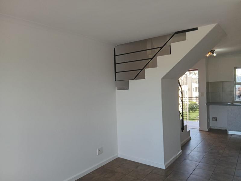 To Let 2 Bedroom Property for Rent in Uitzicht Western Cape
